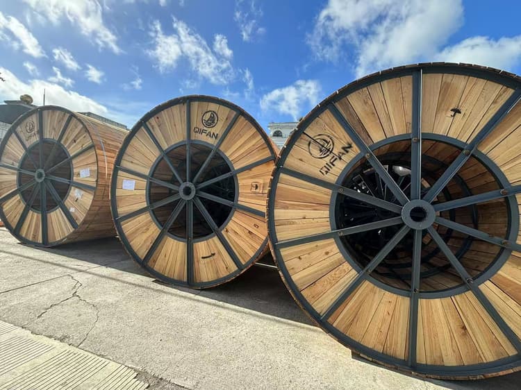 PACKAGING & DELIVERY 1